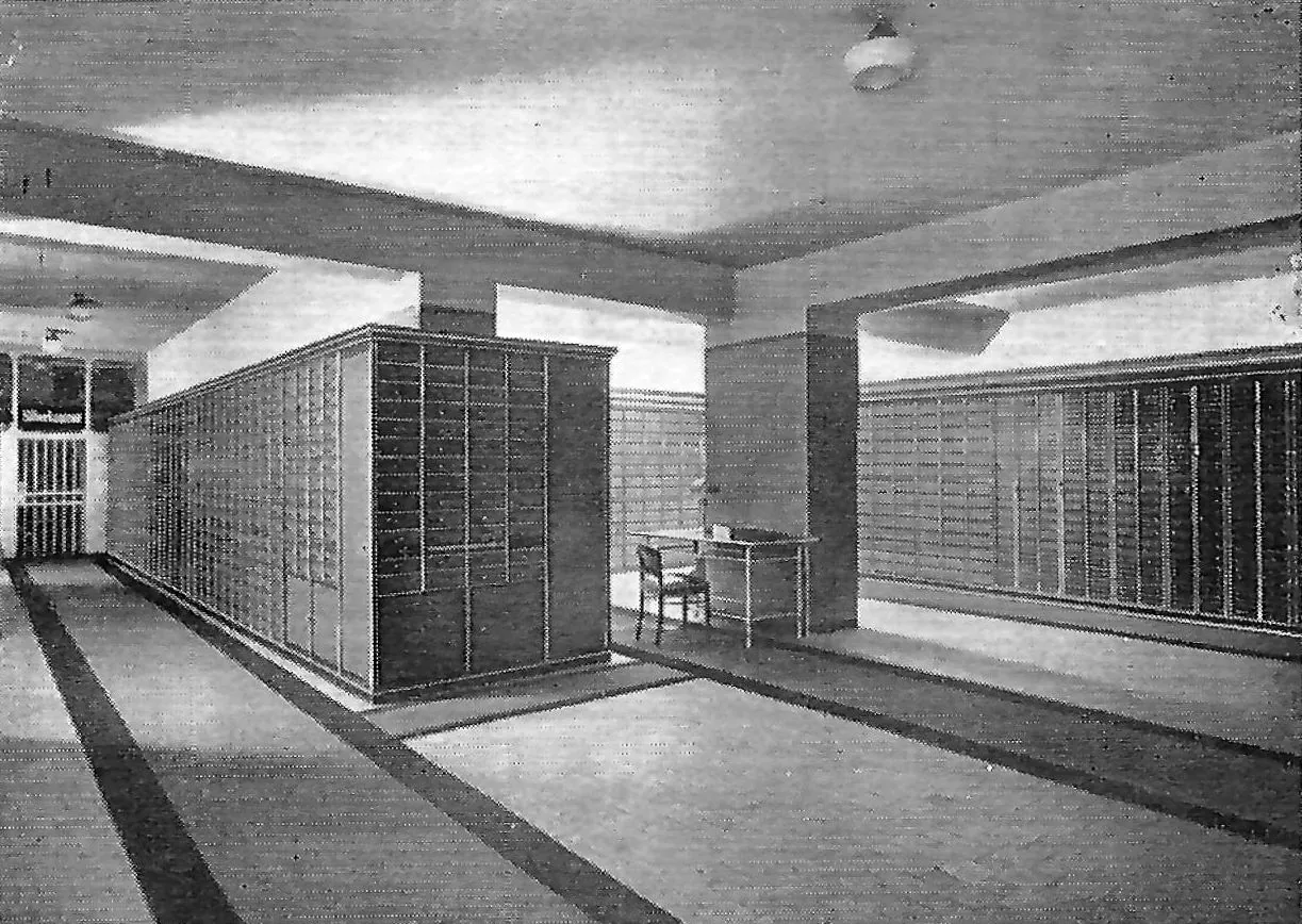 Ряды сейфов в хранилище банка (1927)